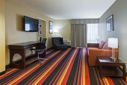Crowne Plaza Hotel New Orleans-Airport - image 37