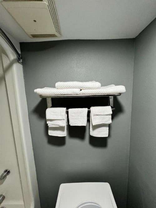 Americas Best Value Inn Kennett - image 2