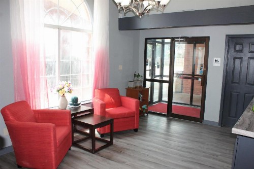 Americas Best Value Inn Kennett - image 21