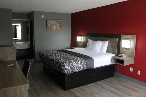 Americas Best Value Inn Kennett - image 23