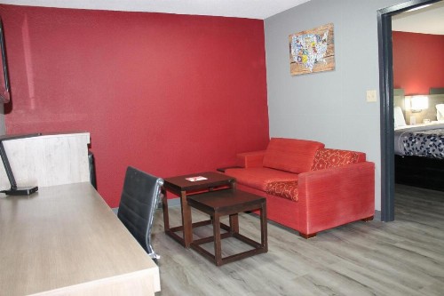 Americas Best Value Inn Kennett - image 24