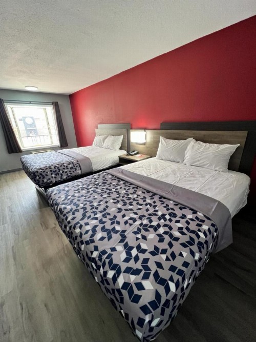 Americas Best Value Inn Kennett - image 4