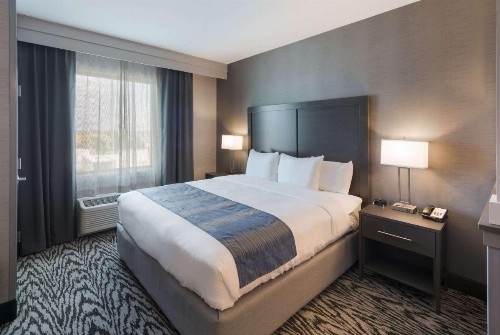 Comfort Suites Kennewick at Southridge - image 11