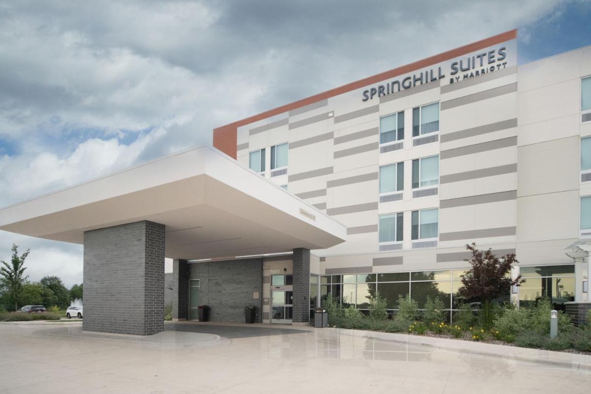 SpringHill Suites by Marriott Kenosha - main image