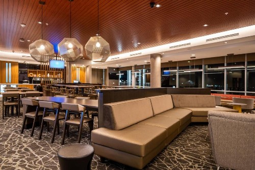 SpringHill Suites by Marriott Kenosha - image 24