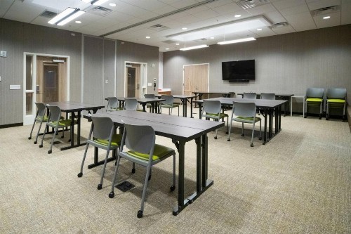 SpringHill Suites by Marriott Kenosha - image 40