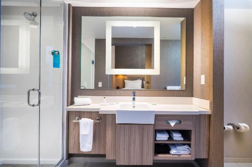 SpringHill Suites by Marriott Kenosha - image 44