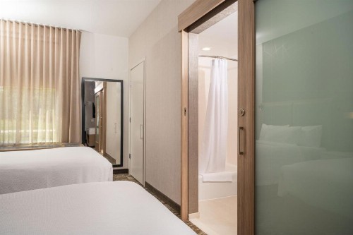 SpringHill Suites by Marriott Kenosha - image 50