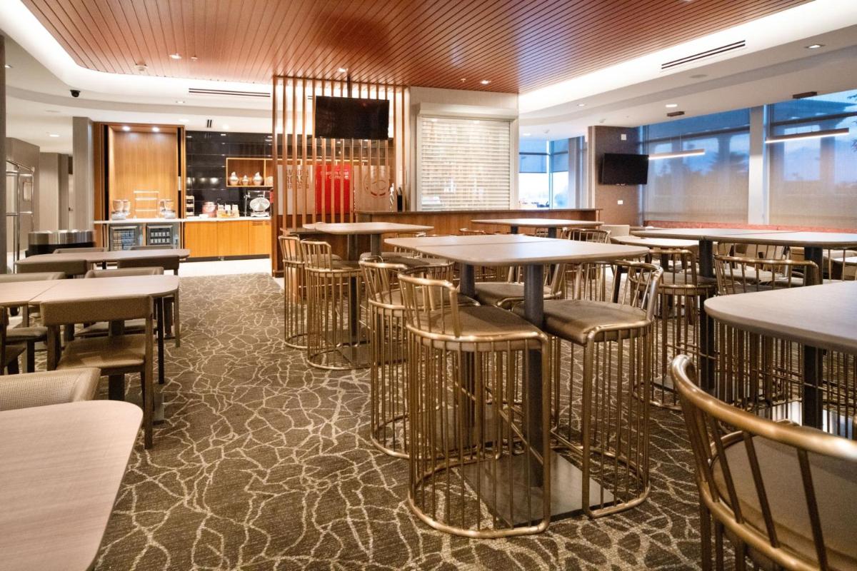 SpringHill Suites by Marriott Kenosha - image 7