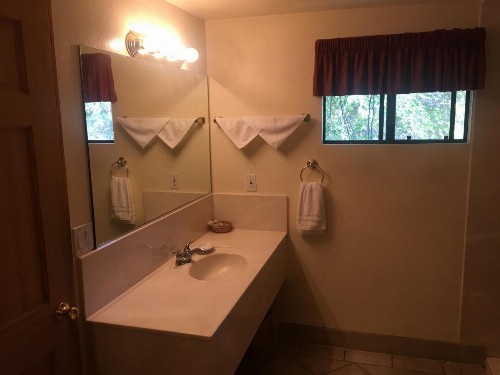 Whispering Pines Lodge - image 29