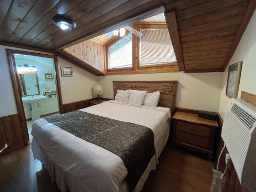 Whispering Pines Lodge - image 39