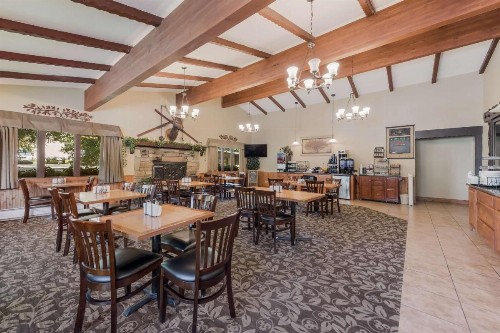 Best Western Tyrolean Lodge - image 23