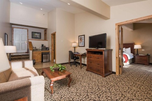 Best Western Tyrolean Lodge - image 37