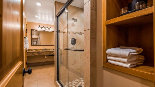 Best Western Tyrolean Lodge - image 44