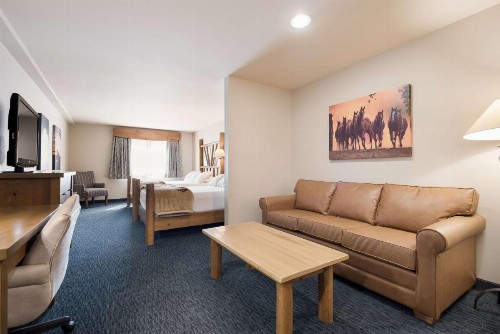 Best Western Plus Kentwood Lodge - image 12