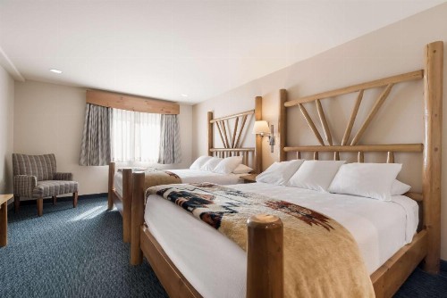 Best Western Plus Kentwood Lodge - image 13
