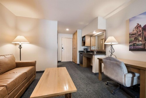 Best Western Plus Kentwood Lodge - image 14