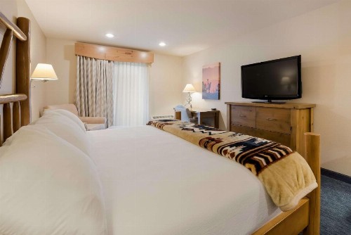 Best Western Plus Kentwood Lodge - image 21