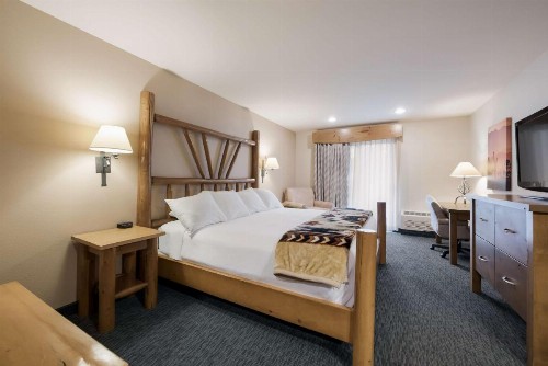 Best Western Plus Kentwood Lodge - image 22