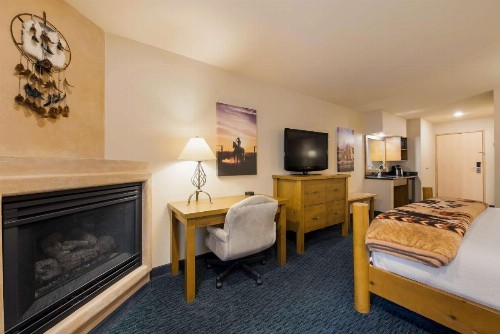 Best Western Plus Kentwood Lodge - image 25