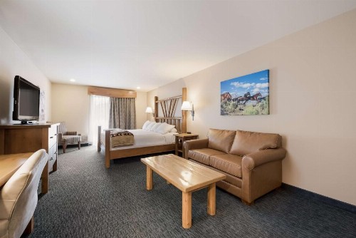 Best Western Plus Kentwood Lodge - image 26