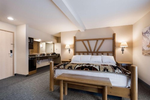 Best Western Plus Kentwood Lodge - image 29