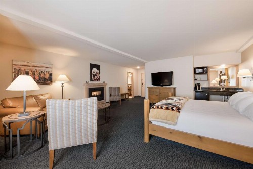Best Western Plus Kentwood Lodge - image 40