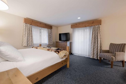 Best Western Plus Kentwood Lodge - image 43