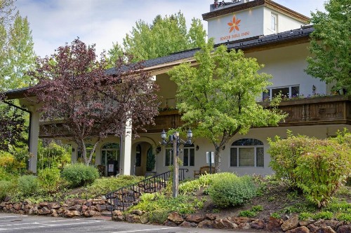 Knob Hill Inn - image 27
