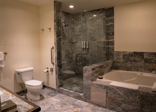 Knob Hill Inn - image 38