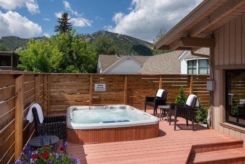 Tamarack Lodge - image 22