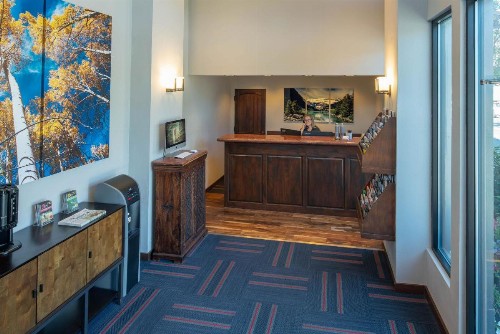 Tamarack Lodge - image 3