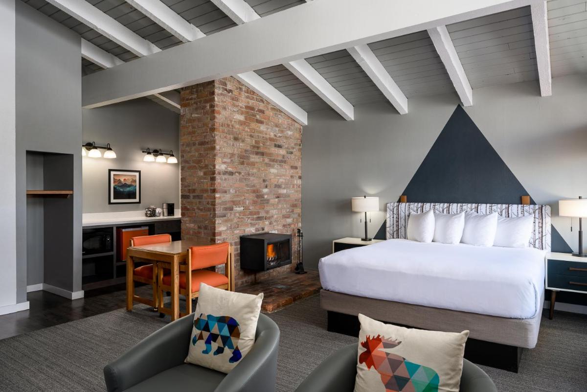 Tamarack Lodge - image 5