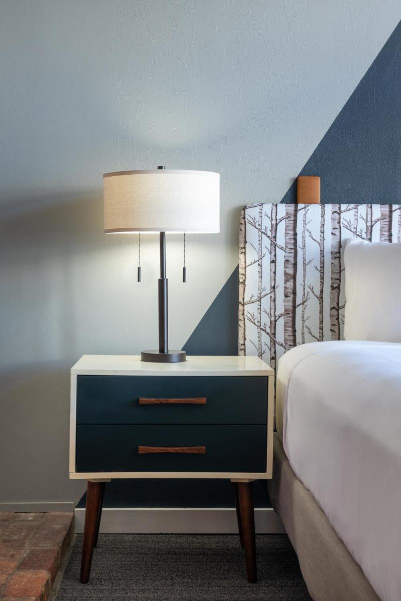 Tamarack Lodge - image 6