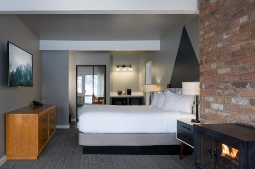 Tamarack Lodge - image 8