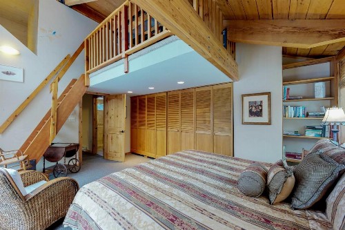 Ketchum Treehouse - image 9