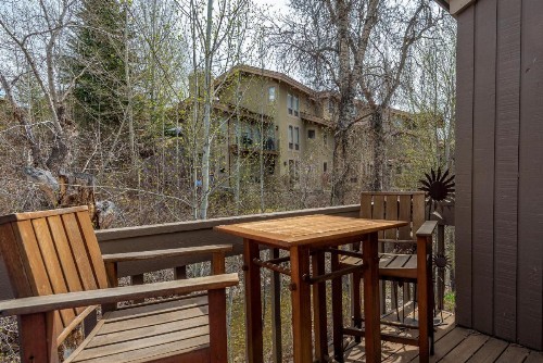 Bridgepoint Condominiums on Creek Walk to Town - image 23