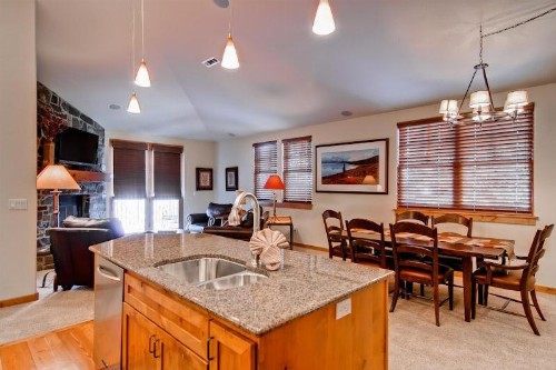The Timbers Condos Mt View - image 10