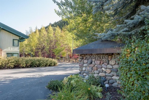Prospector Condominiums walk to lift - image 13