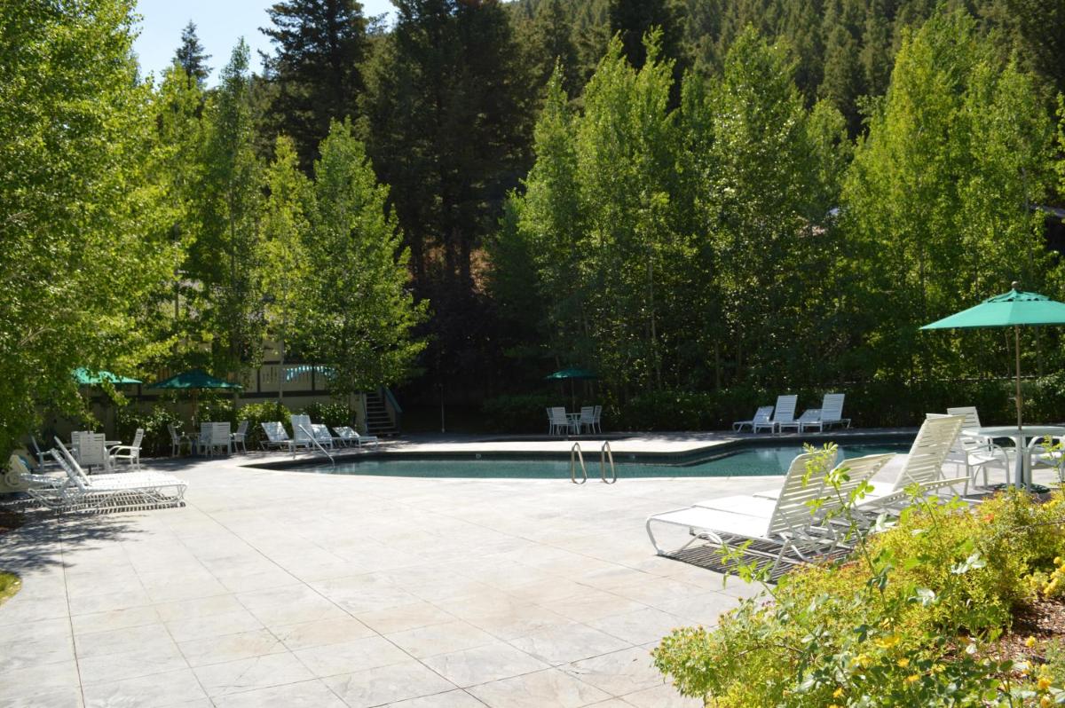 Prospector Condominiums walk to lift - image 2