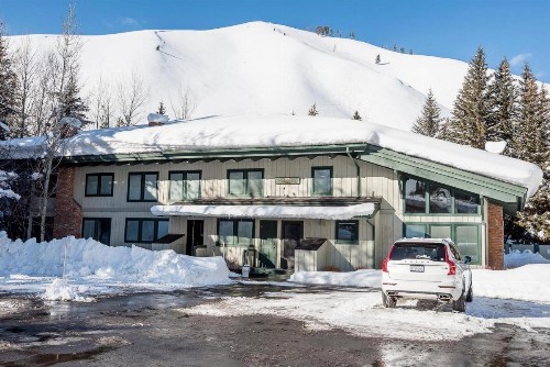 Prospector Condominiums walk to lift - image 23