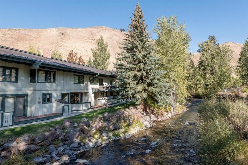 Prospector Condominiums walk to lift - image 25