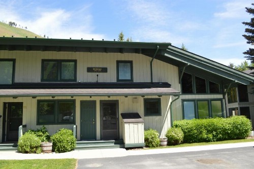 Prospector Condominiums walk to lift - image 6