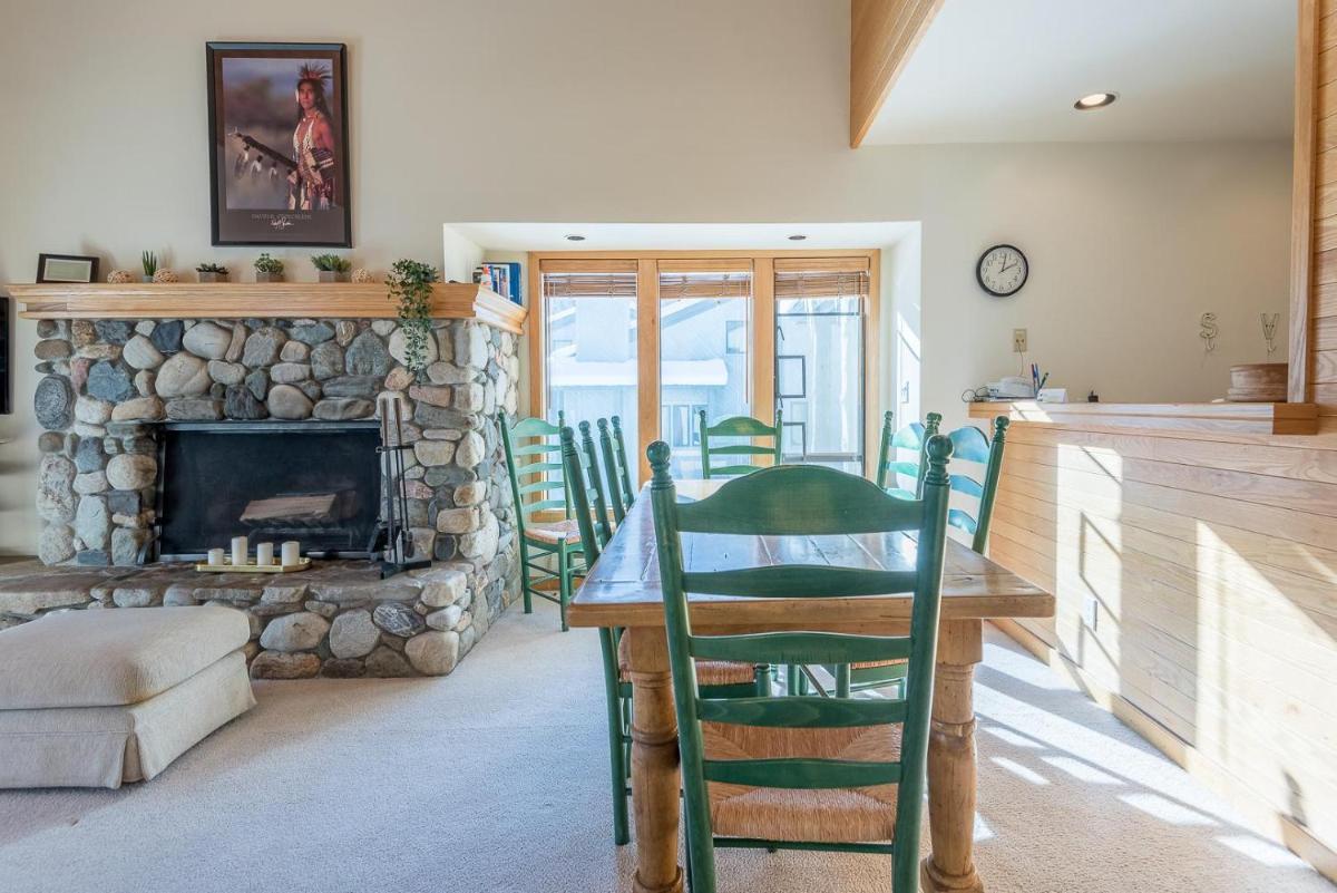 Greyhawk Condominiums Warm Springs Great Location for Bike and Ski - image 6