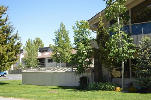 Alpine Villa Condo Walk to Town - image 10