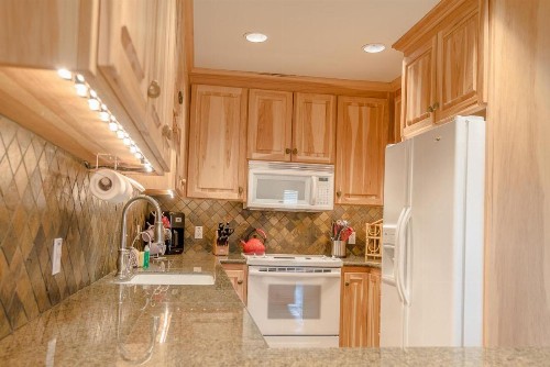 Alpine Villa Condo Walk to Town - image 8