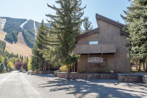 Smokey Plaza Condominium Warm Springs - image 4