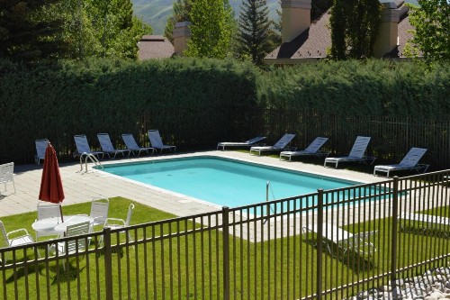 Sunburst Condominiums Elkhorn Summer Pool - image 26