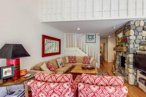 Creekside Retreat - image 4