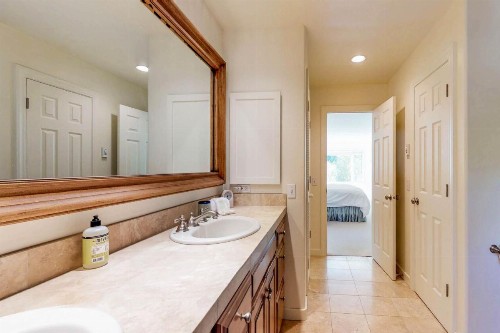 Creekside Retreat - image 6